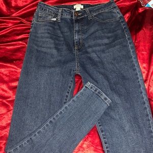Forever 21 high waisted skinny jeans. Size US 30